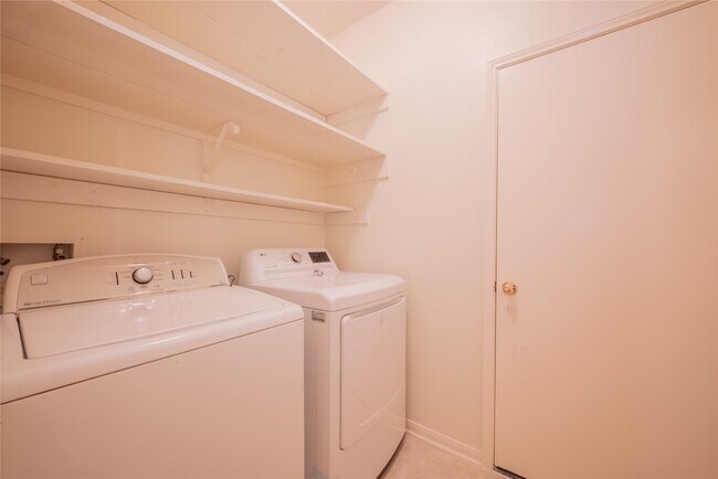 Building Photo - 9414 Lerin Ln