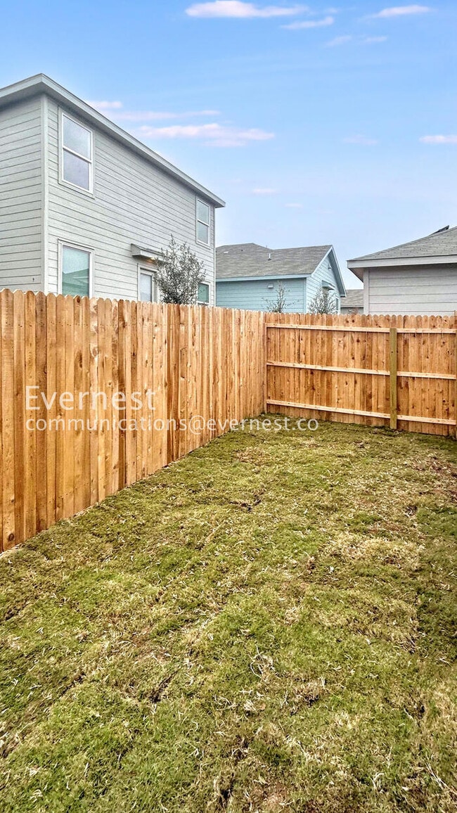 Building Photo - Promo: $500 off of 1st months rent. 3 Bed/2.5 Bath Home with Garage / Pet-Friendly / Brand New! /...