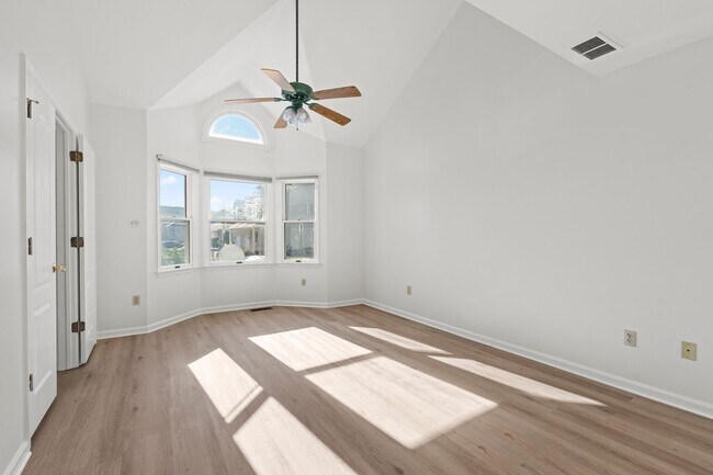 Building Photo - Beautifully Renovated Townhome in The Ridings at Brookside – Macungie