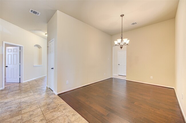 Building Photo - 23022 Silver Linden Ct