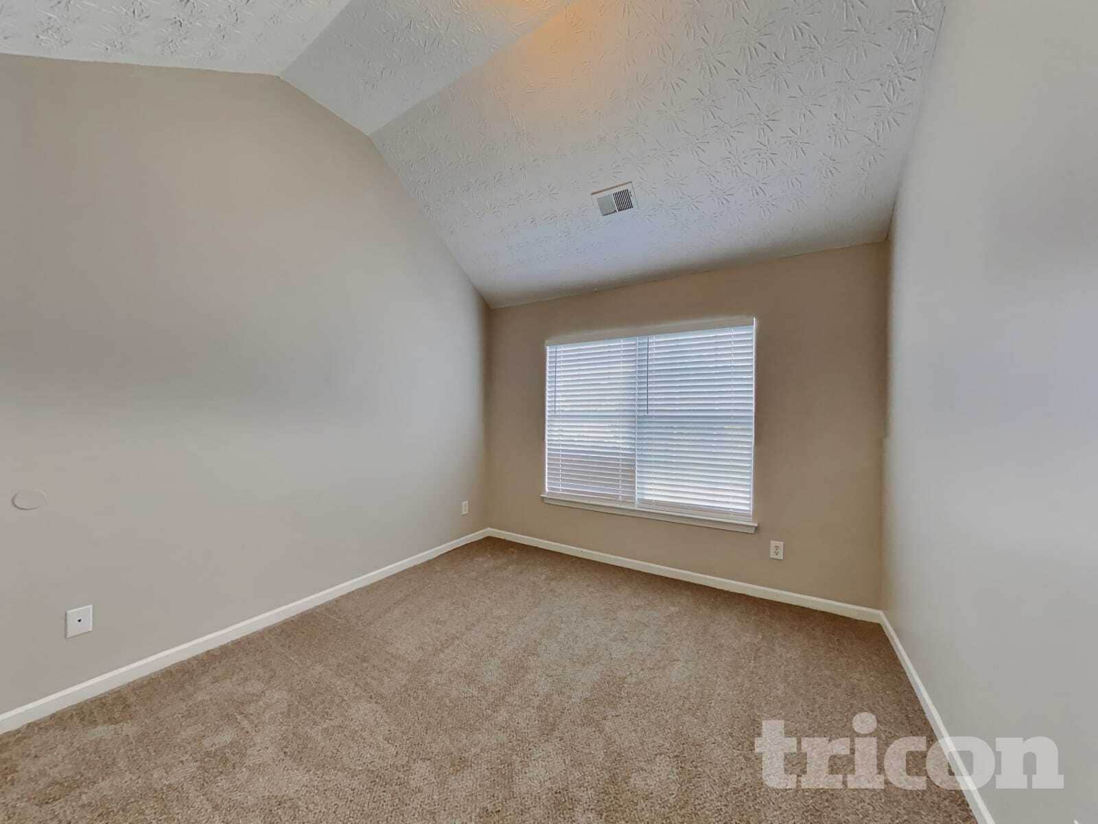 Building Photo - 25 Heaton Dr