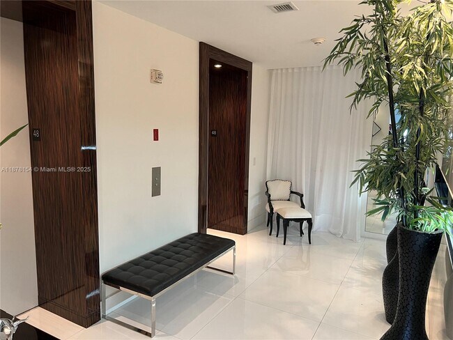 Building Photo - 1100 Biscayne Blvd