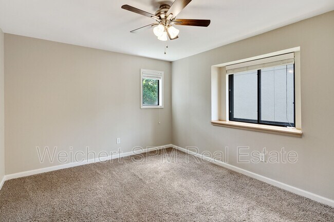 Building Photo - 1843 Fernspring Cove