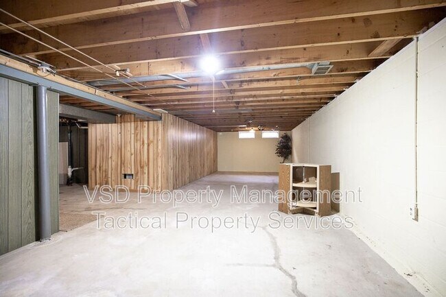 Building Photo - 6188 Cabrini Ln