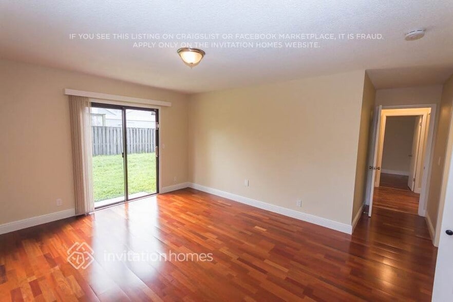 Building Photo - 842 SW 159th Terrace