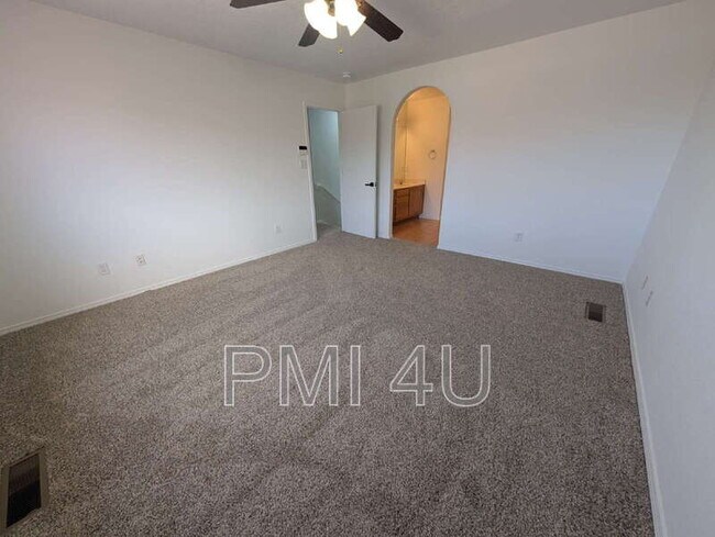 Building Photo - 7105 Casa Elena Dr NE