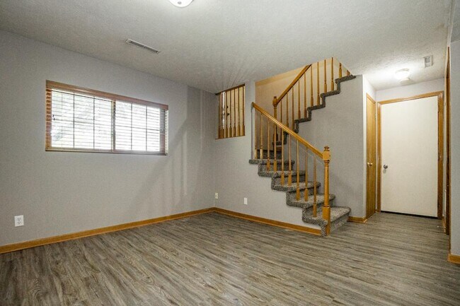 Building Photo - 15355 Papio St