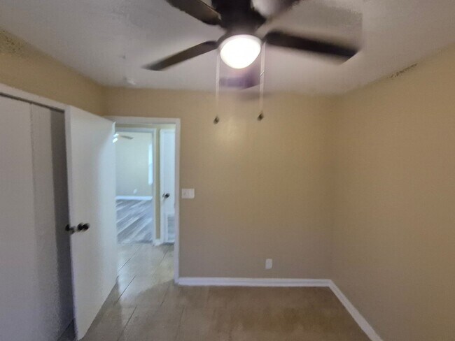 Building Photo - 7215 Glen Heights