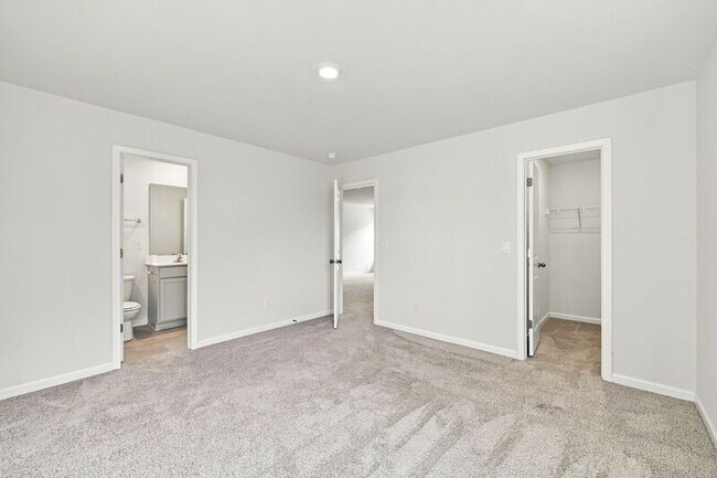 Building Photo - 2509 Summersby Dr