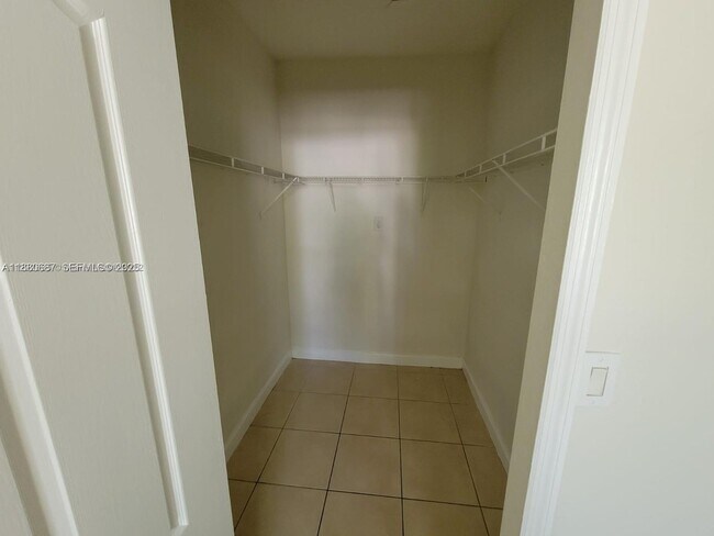 Building Photo - 2900 SE 17th Ave