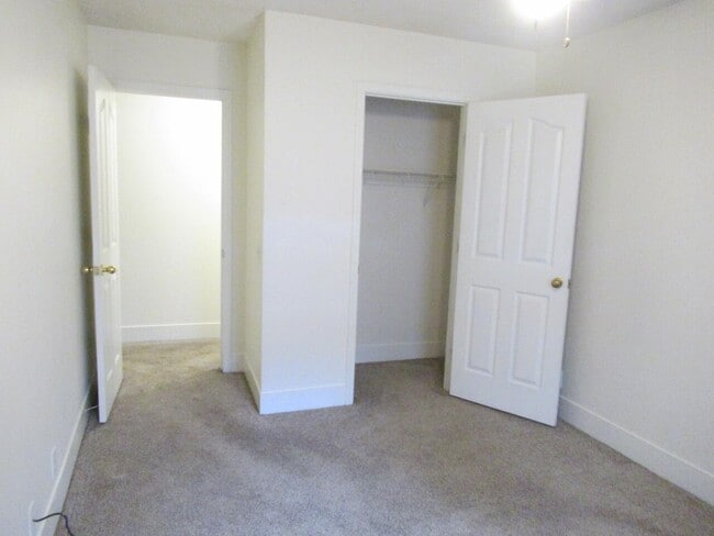 Building Photo - 970 Jessamine Trail