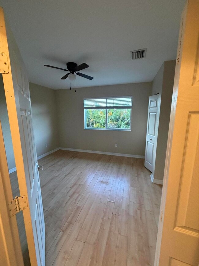 Building Photo - 1992 Alamanda Way