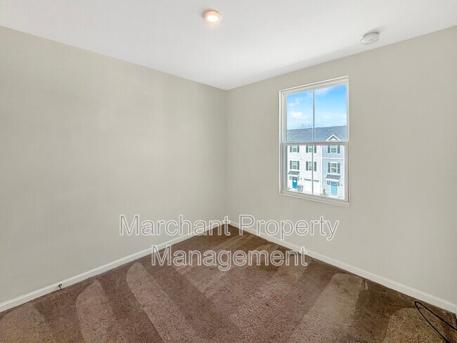 Building Photo - 219 Maple Frg Trl