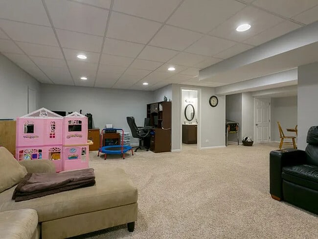 Building Photo - 1022 Ravendale Ct