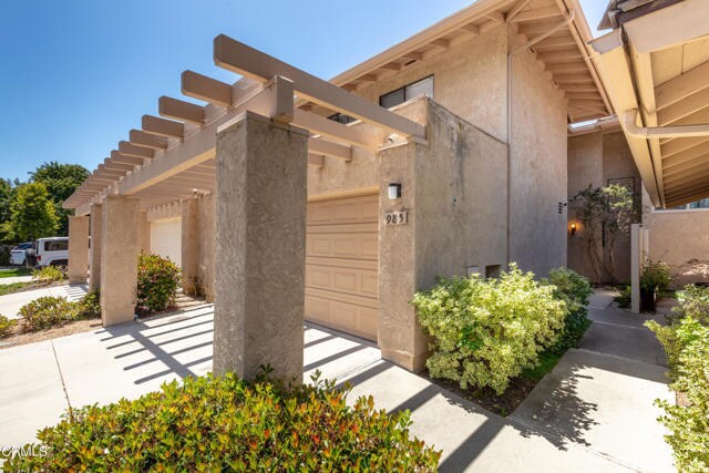 Building Photo - 985 Hawthorne Ln