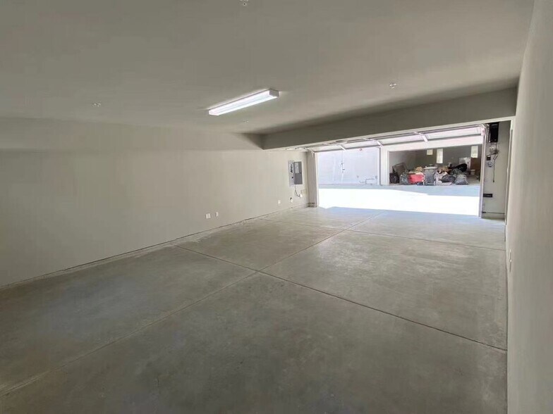Building Photo - 3702 S Island Way