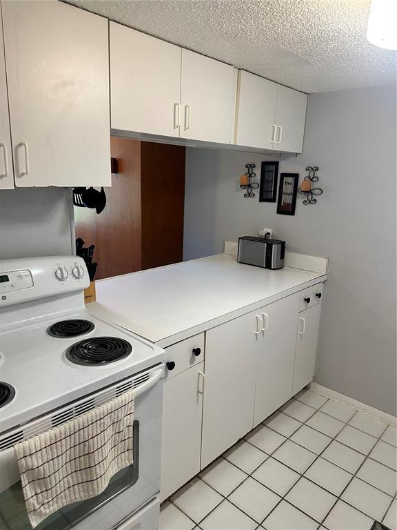 Building Photo - 4215 E Bay Dr