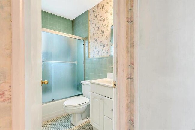 Building Photo - Fantastic 3bd/2ba home! Coming soon!