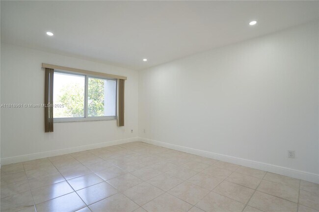Building Photo - 7845 Camino Real