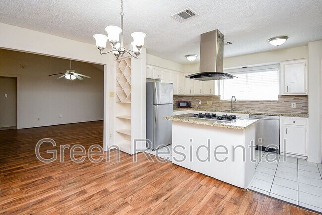 Building Photo - 11366 Oakcenter Dr