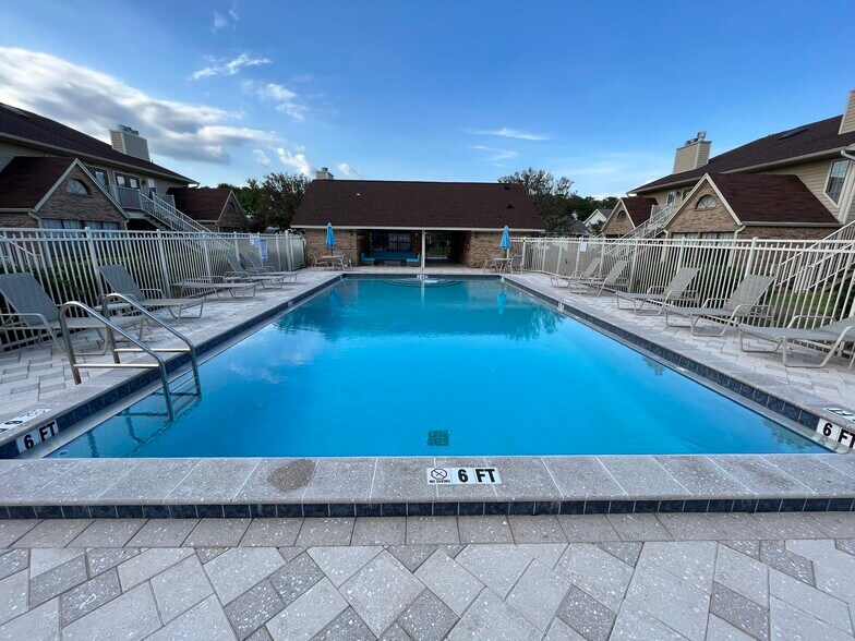 Saltwater Pool - 5001 Grande Dr