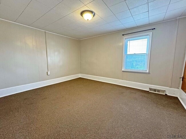 Building Photo - 610 Graham Ave