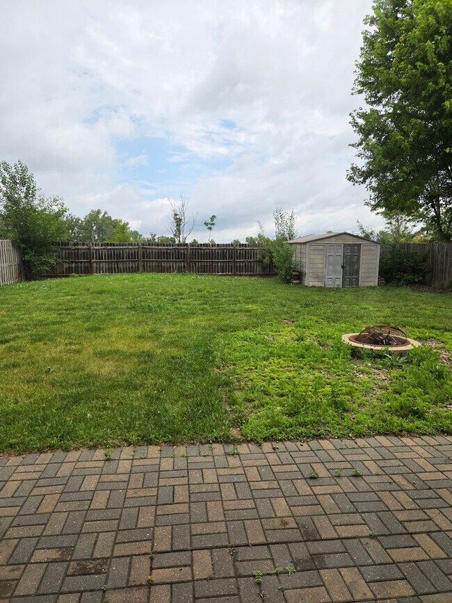 Building Photo - Beautiful 3-bedroom house available now