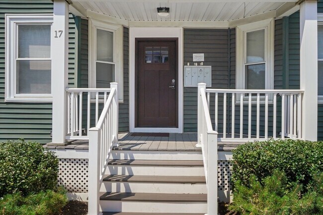 Building Photo - 17 Howes St