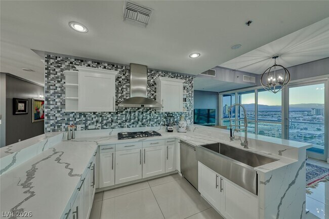 Building Photo - 4575 Dean Martin Dr