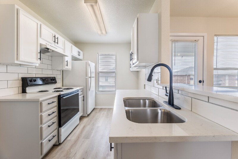 Building Photo - 5810 Redstone Dr