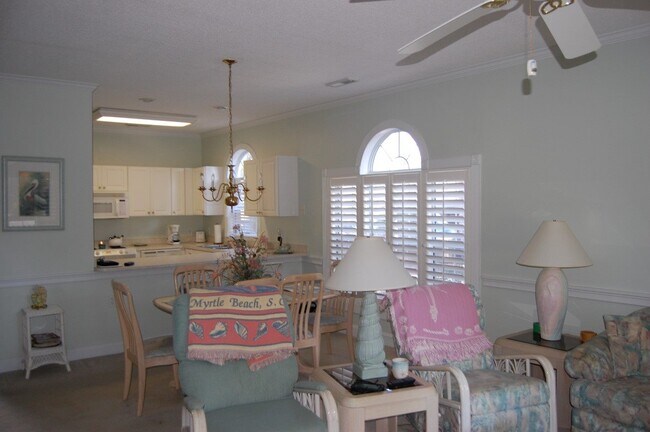 Building Photo - 4231 Hibiscus Dr