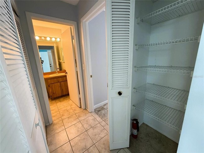 Building Photo - 225 Sun Vista Ct S