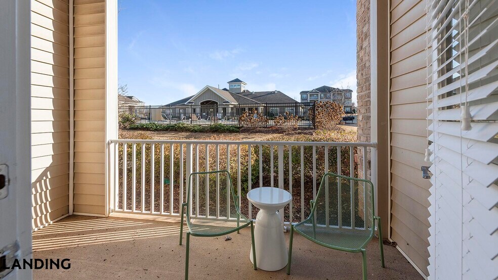 Building Photo - 3000 Daventry Cir