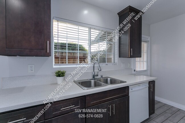 Building Photo - wal806