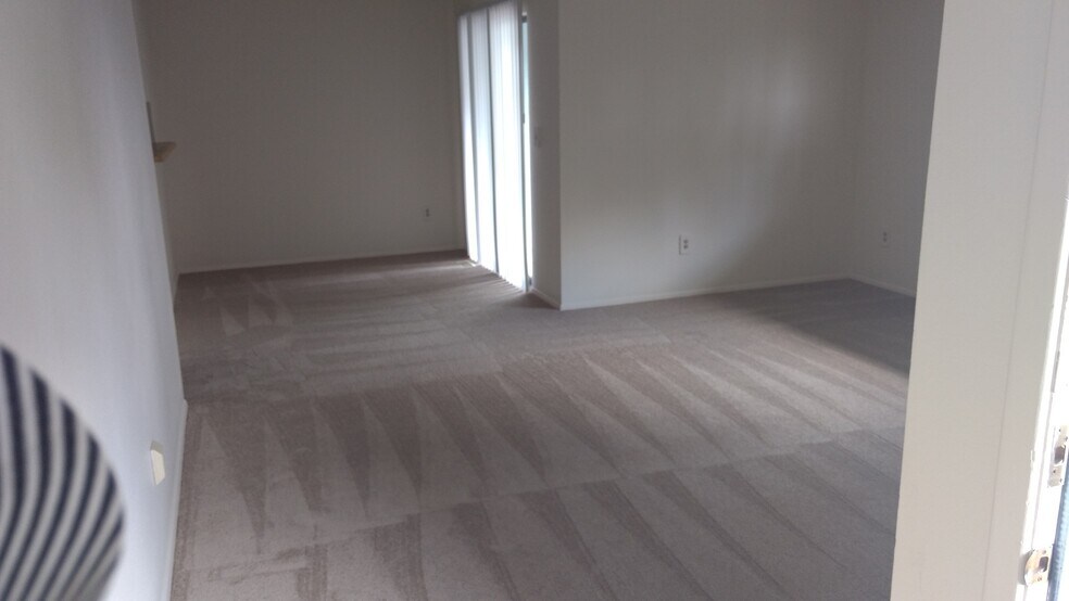 Building Photo - 1425 Bacchus Dr