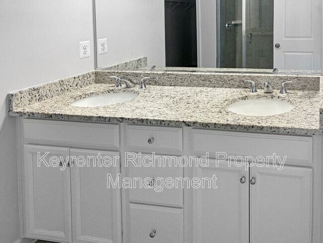 Building Photo - 719 McCormick Farm Dr