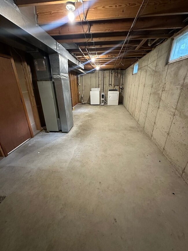 Building Photo - 113 Hackett Rd