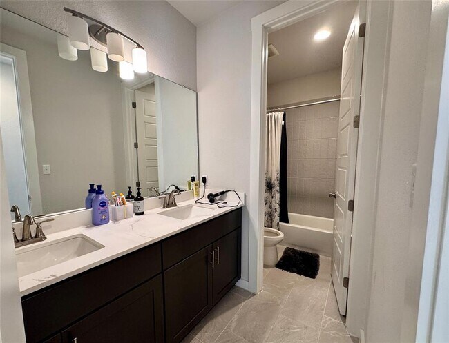 Building Photo - 2213 Nightjar Song Dr