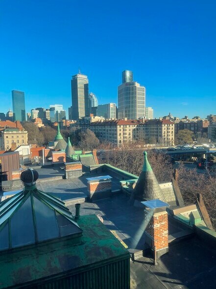 Building Photo - 475 MA-2