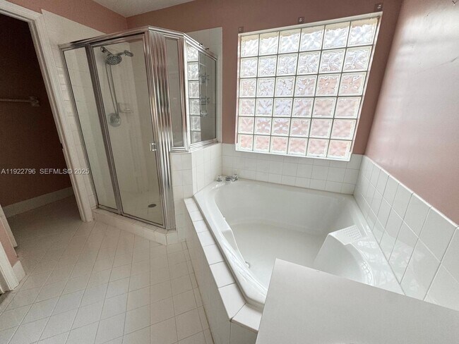 Building Photo - 15430 SW 143rd Terrace