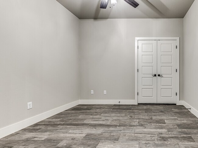 Building Photo - 14517 Chambord Dr