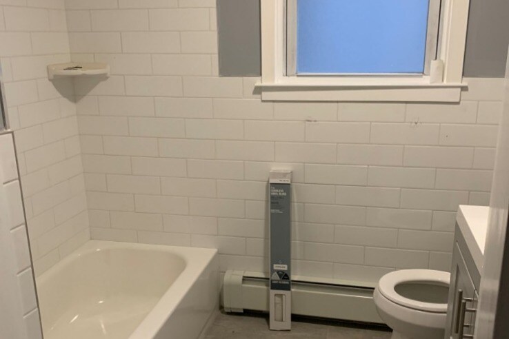 Building Photo - 142 Bellevue St