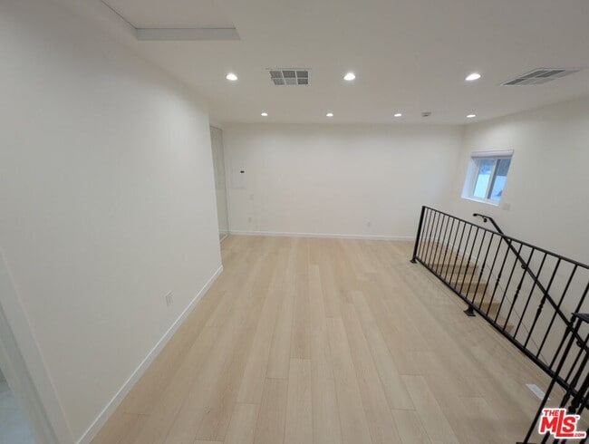 Building Photo - 10623 Stanwin Ave