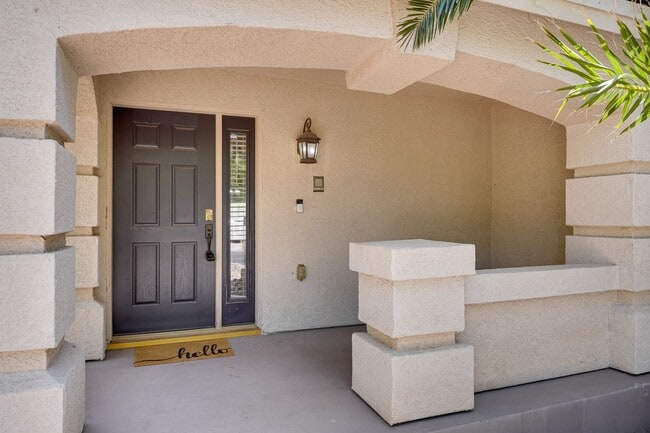 Building Photo - 4-Bedroom Home with Heated Pool & Spa