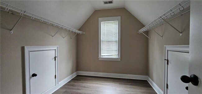 Building Photo - 1450 Ashbury Park Dr NE