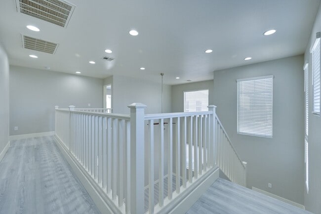 Building Photo - NW!!! 4 bedrooms!!! Pool and Spa!!! All ti...