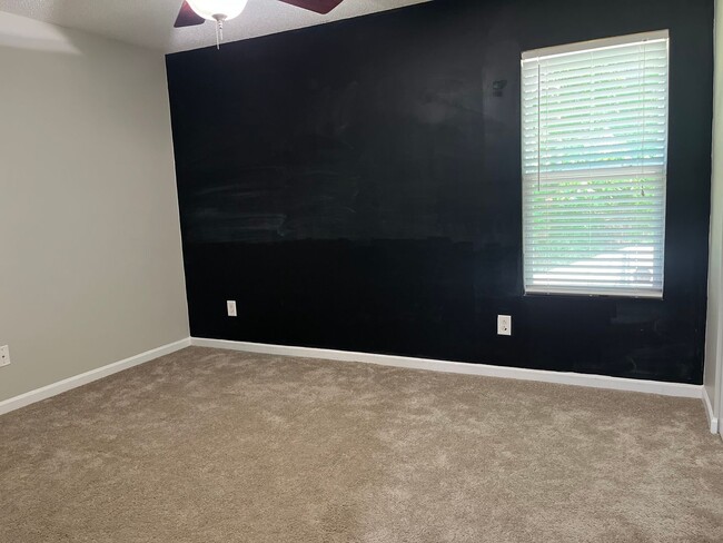 Building Photo - Spacious 2 Story Home In Raleigh, Availabl...