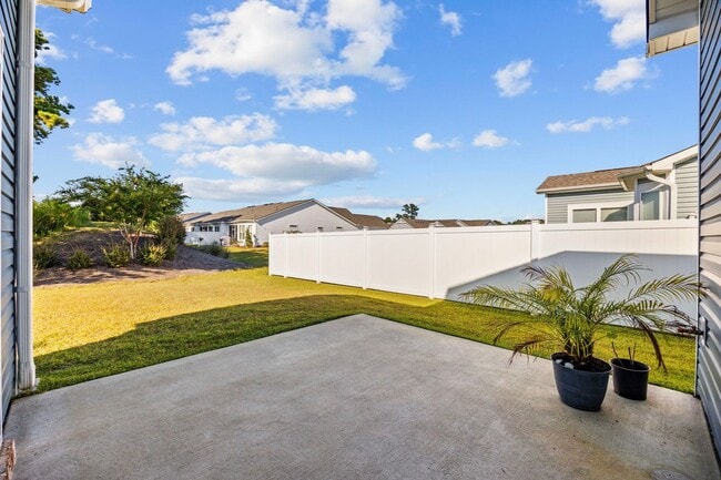 Building Photo - Modern 3 Bedroom 2 Bathroom Myrtle Beach Home