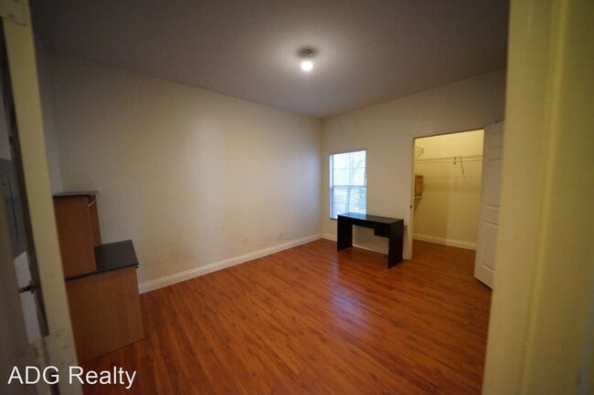 Building Photo - 2 br, 2 bath House - 9330 W Maule Ave #123...