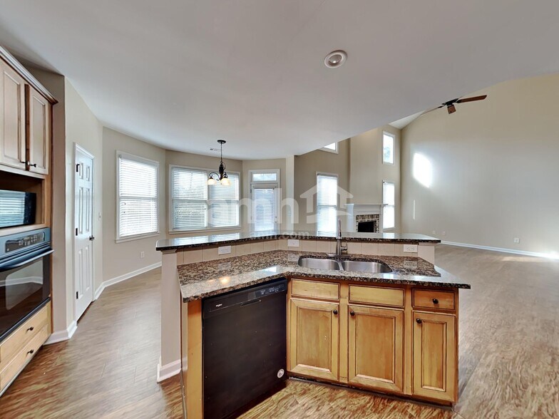 Building Photo - 3215 Thimbleberry Trail